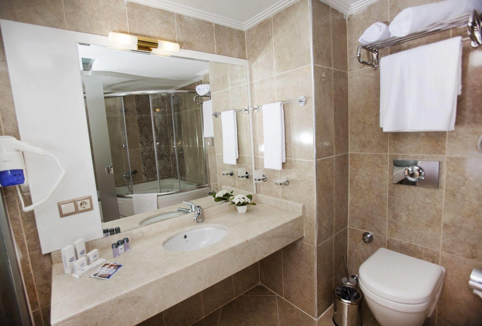 Cukurova Erten Hotel Adana Bagian luar foto